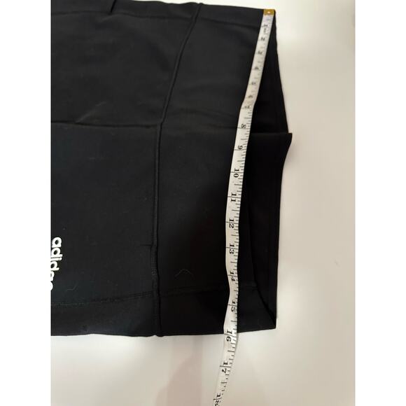 Women 2 Adidas XL Black Yoga pants and leggings, runs short & has signs of use - Picture 4 of 16